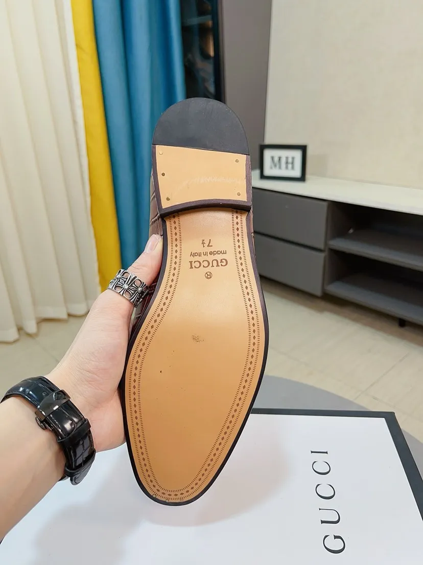 Men's shoes💰520🌸🌸【GUCCi】Original calfskin, water-dyed cowhide lining, original outsole, men's and women's fashion, formal casual leather shoes, slip-on men's and women's shoes series, young fashion, European and American trends, British style, random matching, comfortable feet, standard code: men's size 38-44 (45 can be customized)\nGrade: same style as the official website, original quality